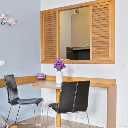 Grand Appartement Avec Balcon - Proche Parc Des Expo - Parking Privee Issy-les-Moulineaux Buitenkant foto