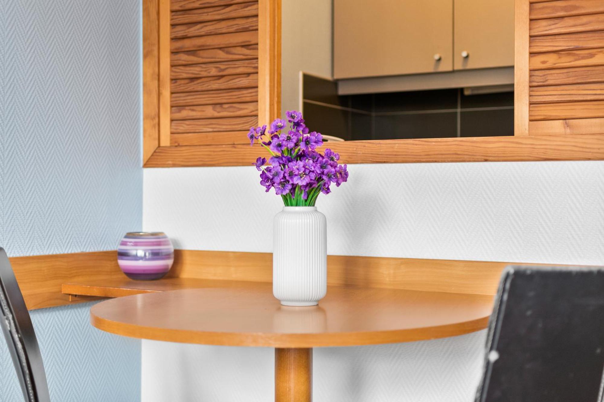 Grand Appartement Avec Balcon - Proche Parc Des Expo - Parking Privee Issy-les-Moulineaux Buitenkant foto